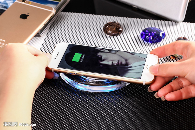 手机配件支架 释放双手，提升效率的移动生活新伙伴